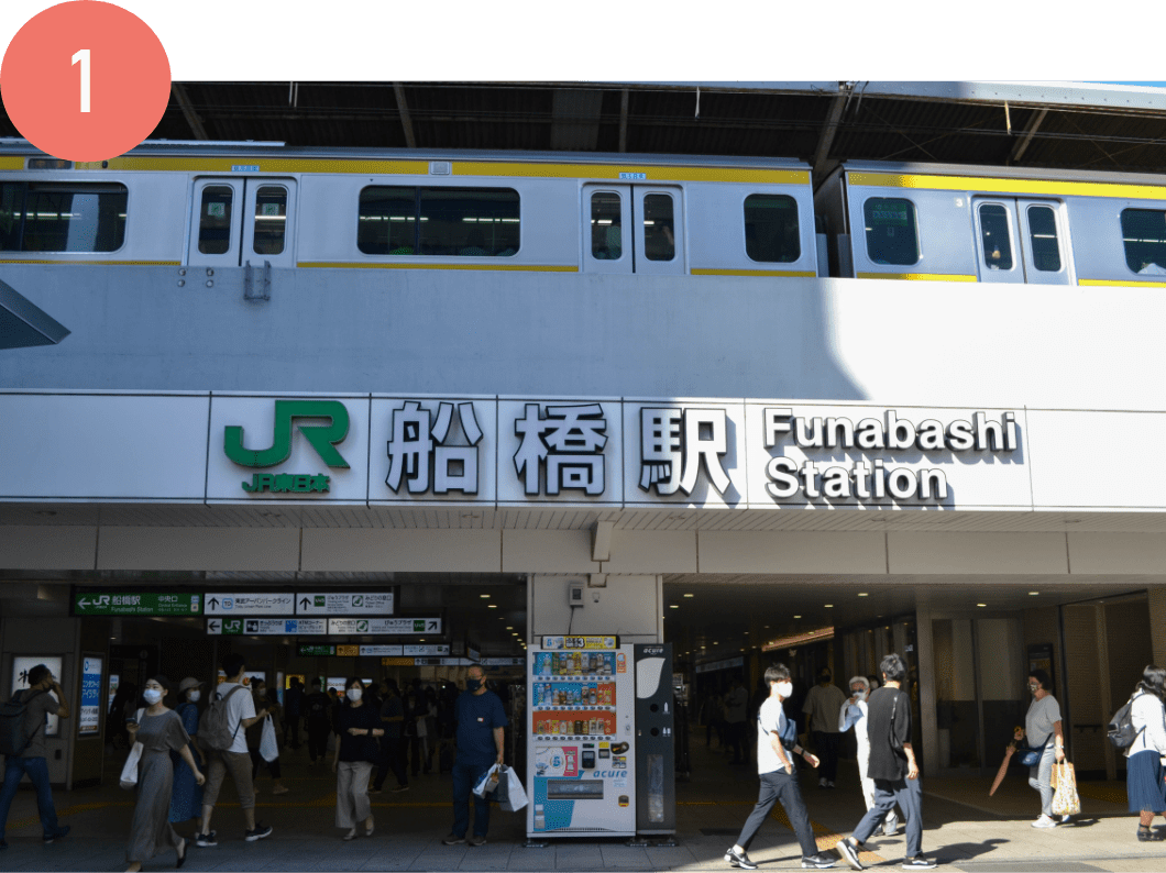 JR船橋駅の正面出口の写真